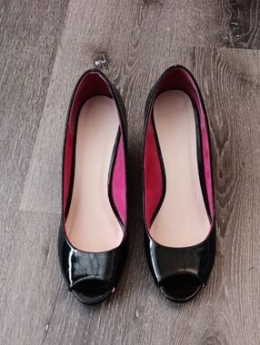 CL by Chinese Laundry Black Patent Peep-Toe Wedges with Pink Lining